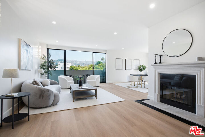 Property Photo:  325 N Oakhurst Dr, Unit 405  CA 90210 