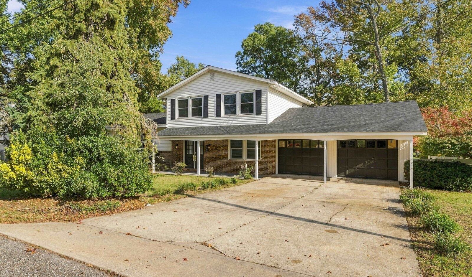 Property Photo:  1150 Golf Club  NJ 08210-1823 