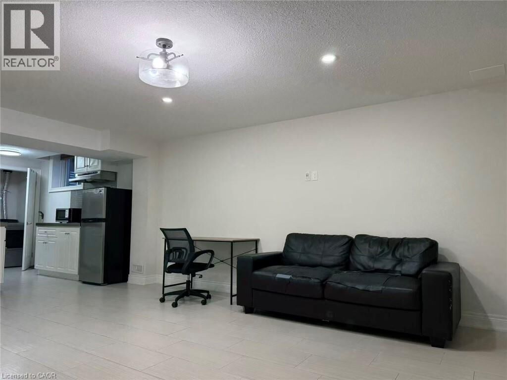 Property Photo:  117 Eaglecrest Street  ON N2K 0C4 