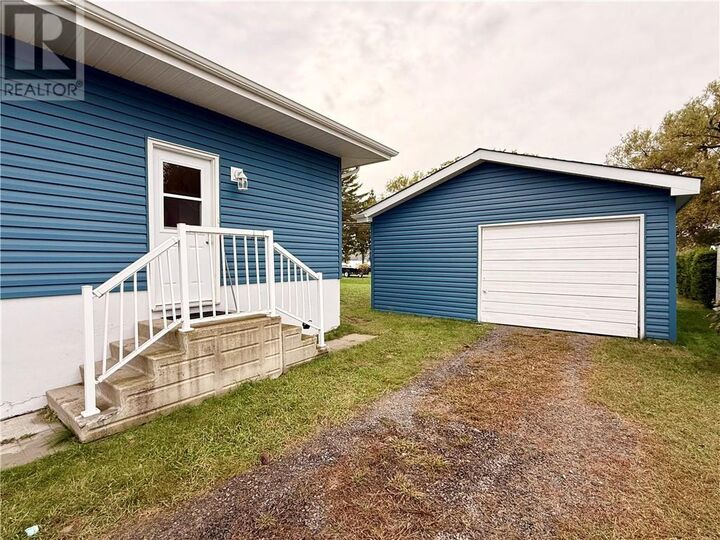 Property Photo:  233 Woodward Avenue  ON P0R 1B0 