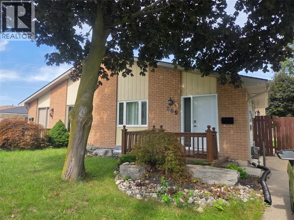 Property Photo:  899 Prestwick Crescent Rm#4  ON N7S 4J6 