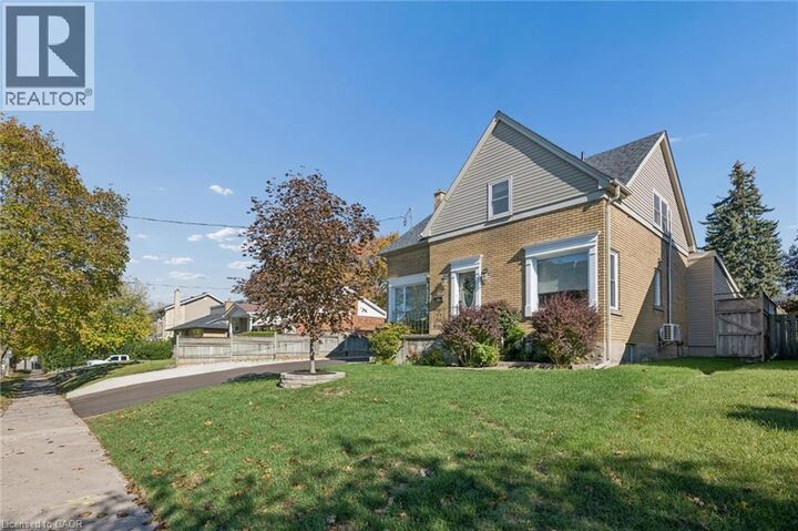 Property Photo:  16 Devitt Avenue South Upper  ON N2J 1Y5 