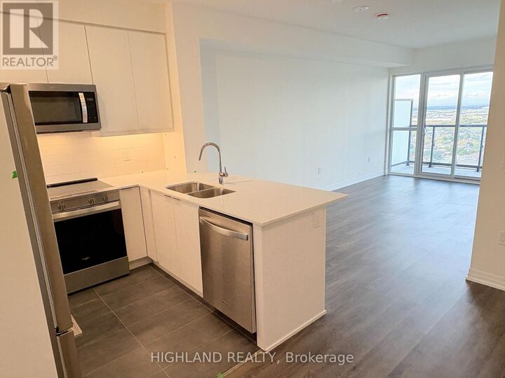 Property Photo: 15 Watergarden Drive 2308 ON L5R 0H4