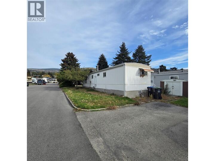 Property Photo:  197 Dauphin Avenue 16  BC V2A 3S3 