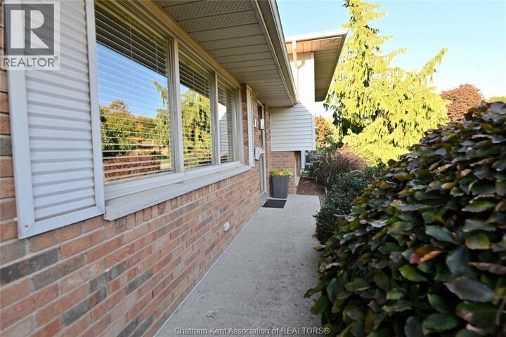 Property Photo:  59 Oak Street  ON N0P 2C0 