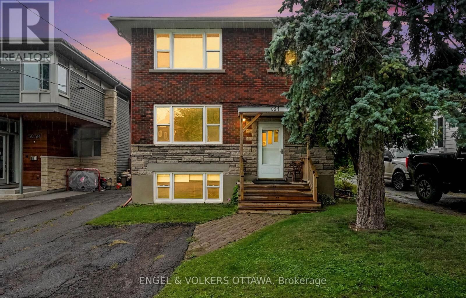 Property Photo: 527 Laderoute Avenue 3 ON K1Z 5V9