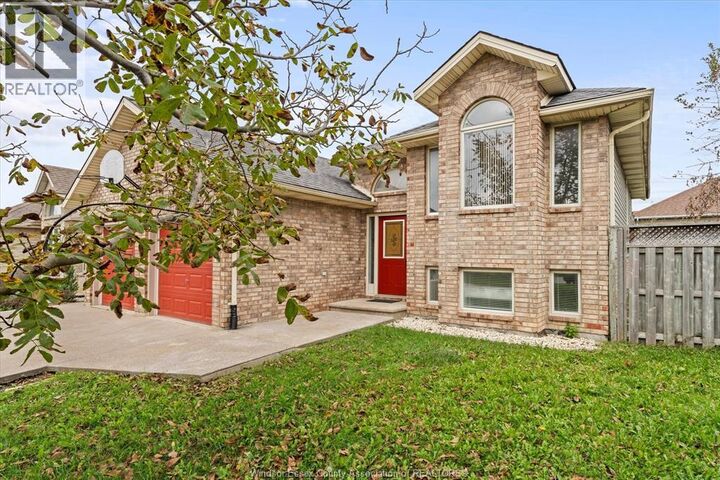 Property Photo:  2820 Wildberry Crescent  ON N9K 1C2 