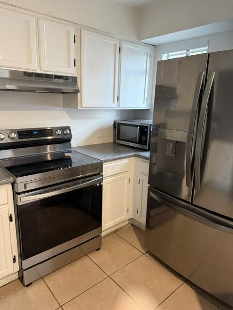 Property Photo:  206 SE 4th Street Unit A4  FL 32548 