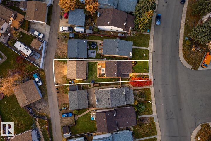Property Photo:  4709 26 Avenue NW  AB T6L 4W4 