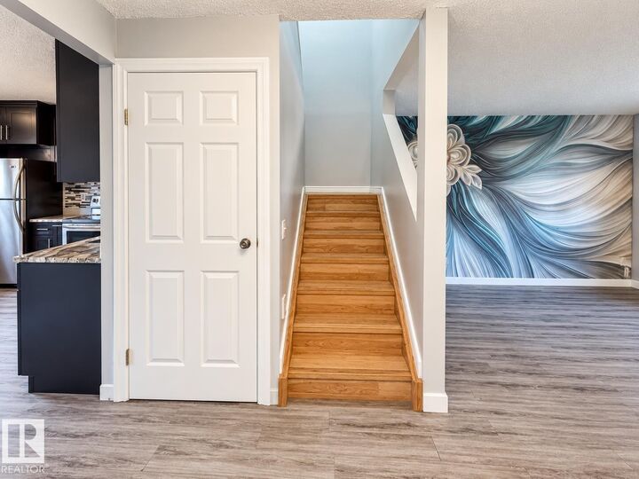 Property Photo:  355 Kirkpatrick Crescent NW  AB T6L 5C9 
