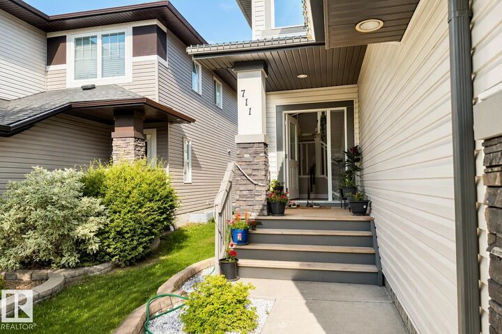 Property Photo:  711 57 Street SW  AB T6X 0G6 