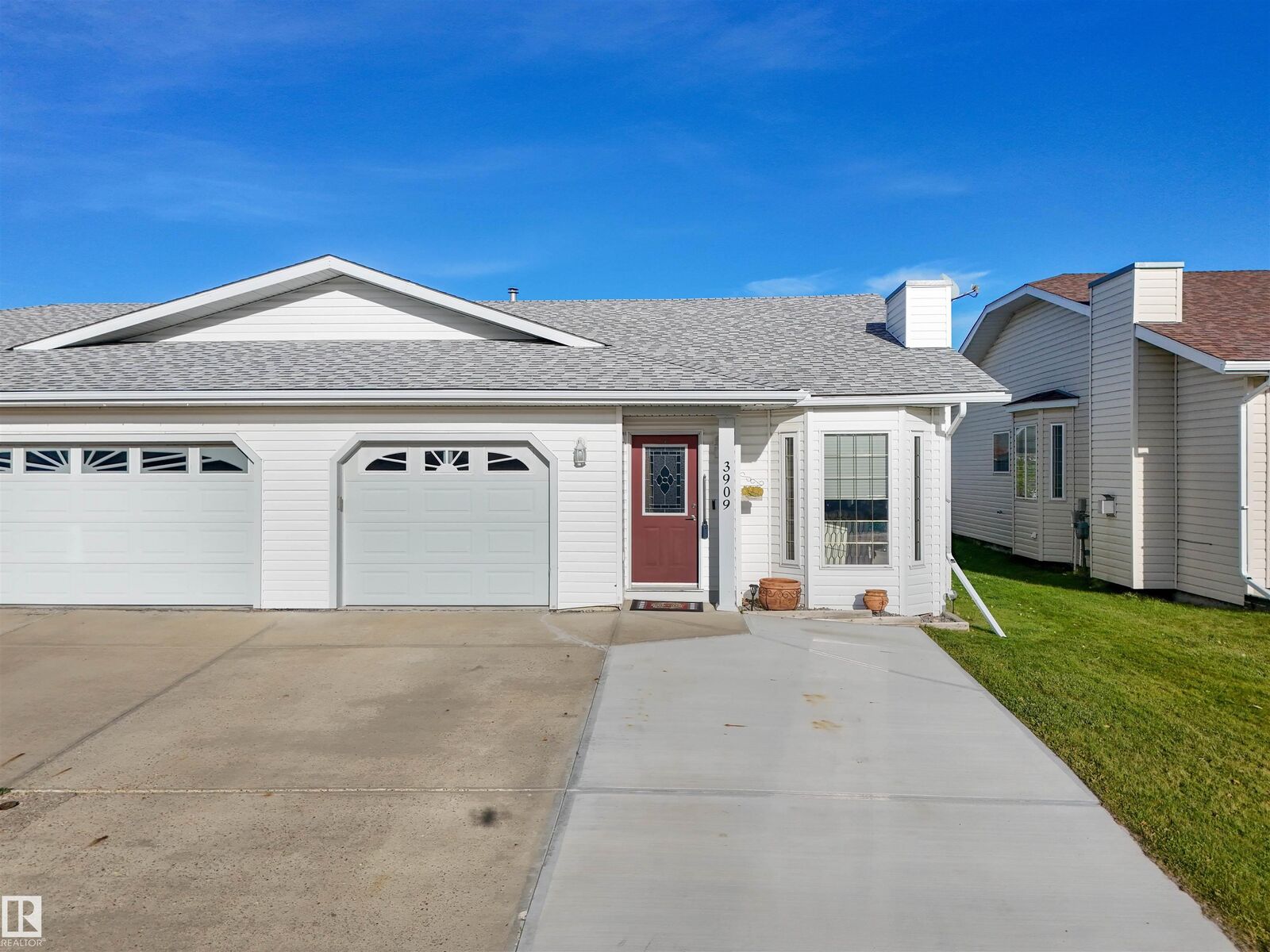 Property Photo:  3909 46 Street  AB T7A 1J5 