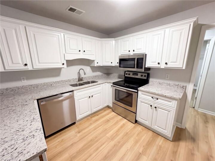 Property Photo:  1100 Timber Ridge Road  GA 30677 