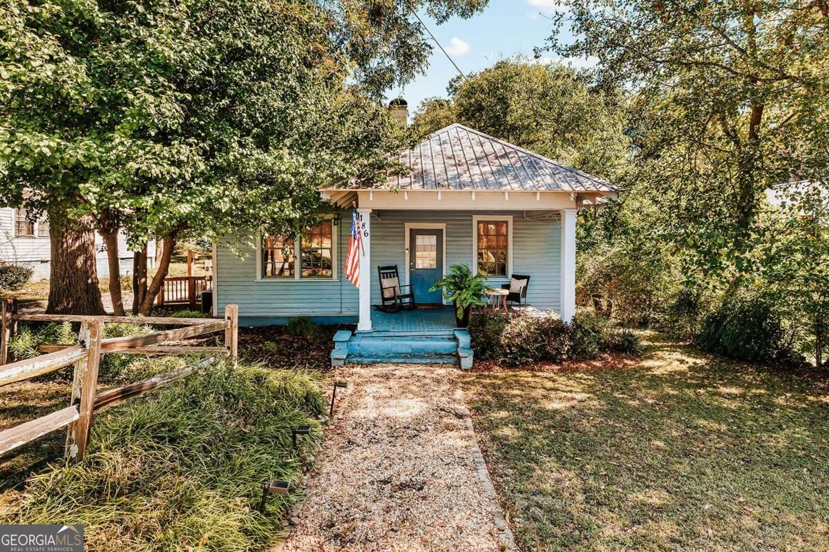Property Photo: 186 First Street GA 30601