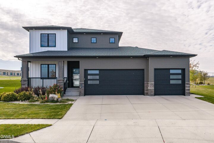Property Photo:  5510 Mica Drive  ND 58503 