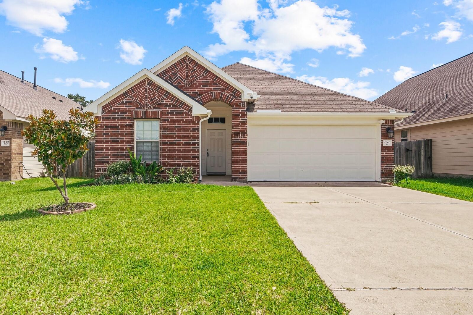 Property Photo:  7126 Whitlow Wonder Lane  TX 77086 