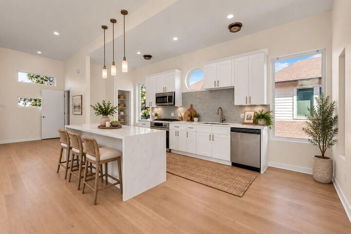 Property Photo: 5632 Kiam Street C TX 77007