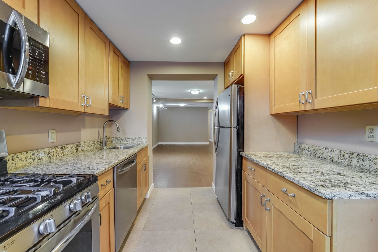 Property Photo:  138 Garden St 1  NJ 07030 