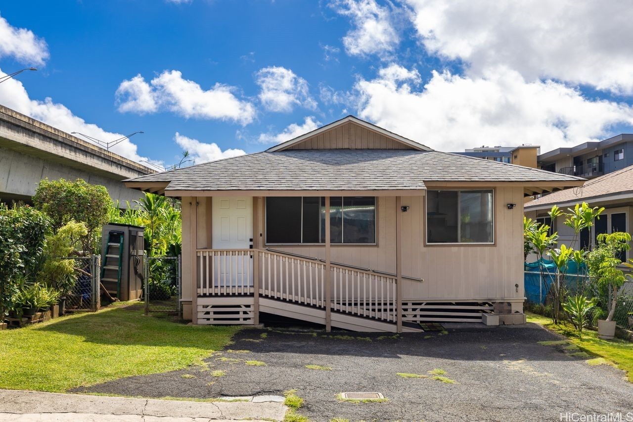 Property Photo: 1068 Kinau Street D HI 96814