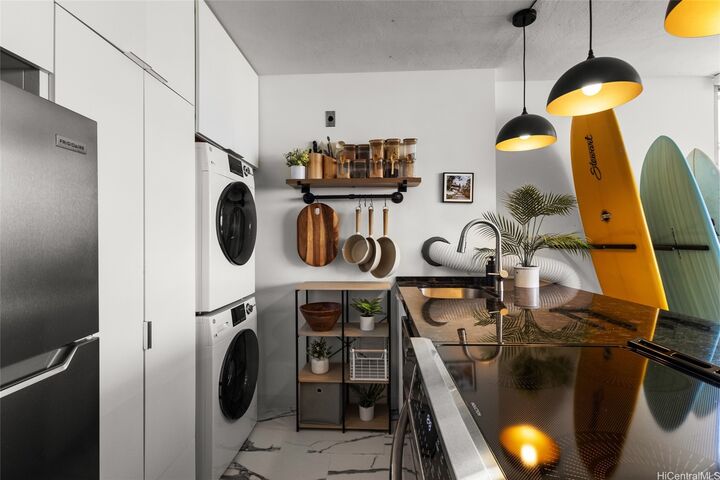Property Photo: 435 Seaside Avenue 1102 HI 96815