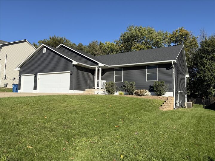 Property Photo: 4113 Bayview Court IA 50320