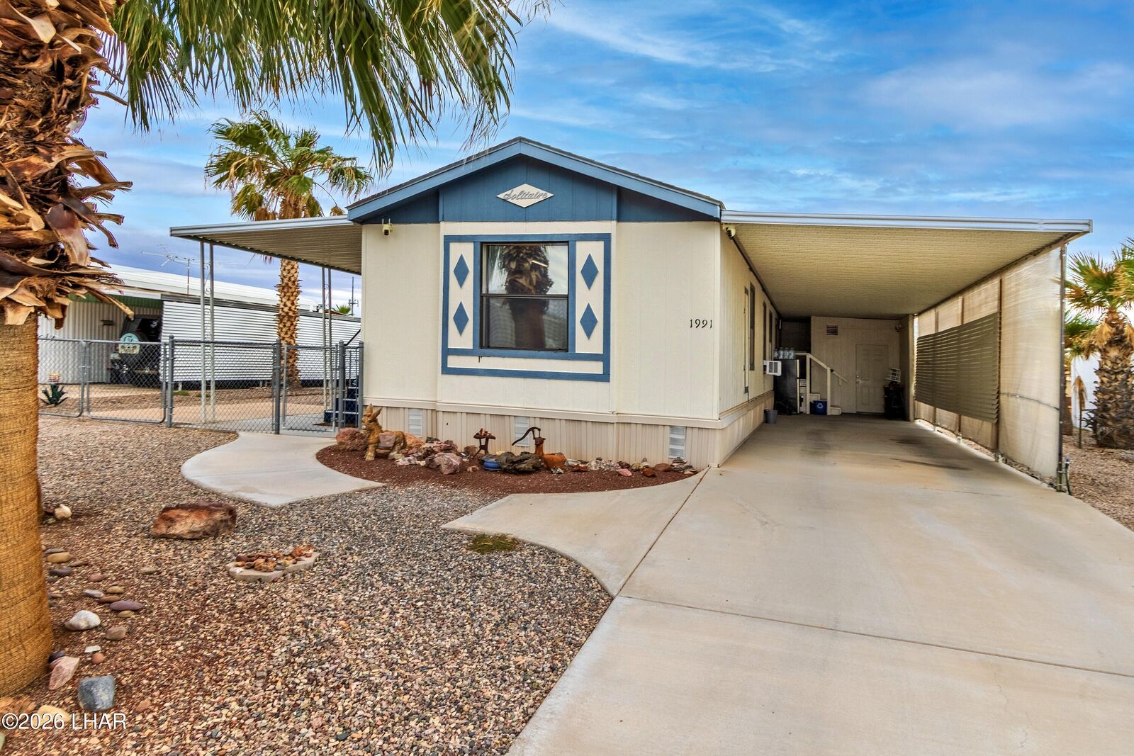 Property Photo: 1991 Havasu Garden Dr AZ 86404