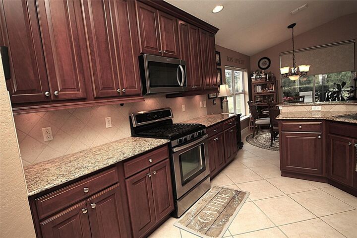 Property Photo: 516 Lago Loop FL 33837