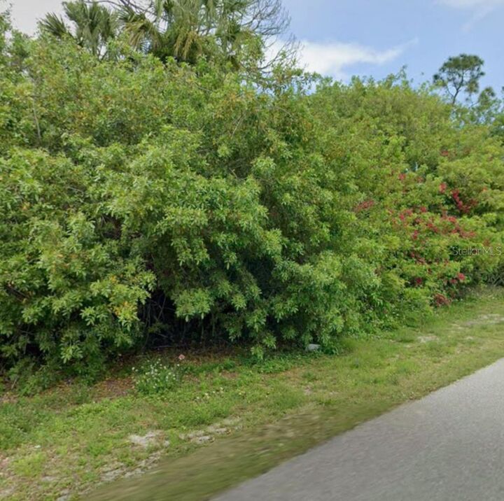 Property Photo: 21508 Winlock Avenue FL 33952
