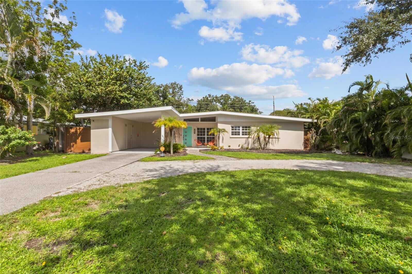 Property Photo: 2857 Wood Street FL 34237