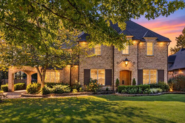 Property Photo:  4829 Normandy Ln  TN 38117 