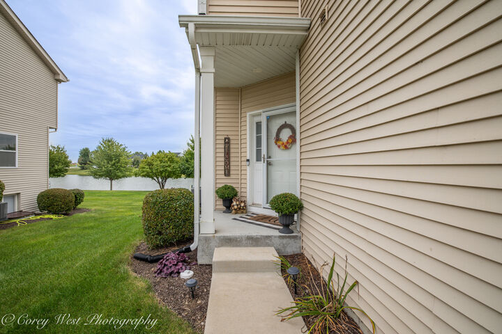 Property Photo:  1147 Freedom Road  IL 60119 