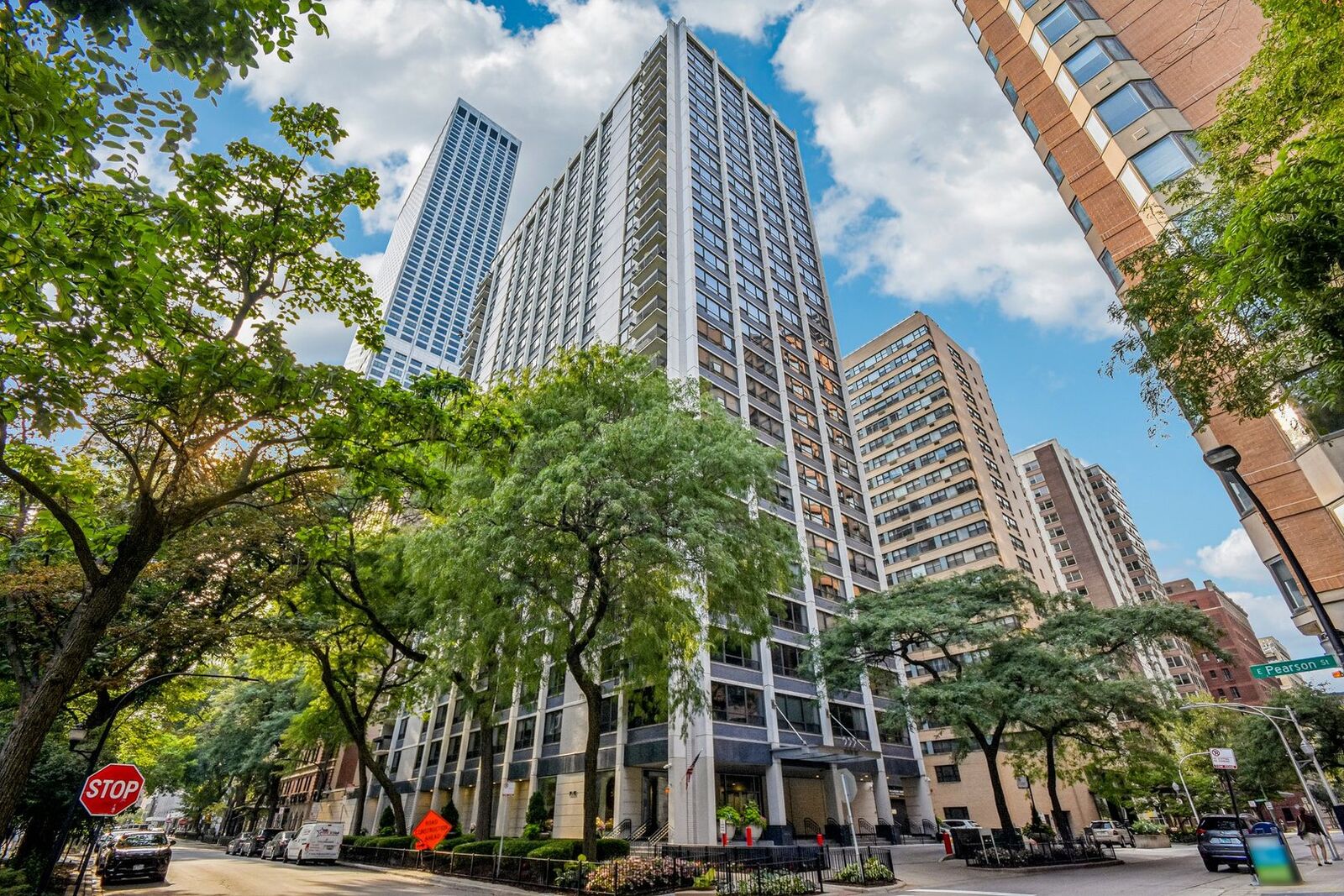 Property Photo: 222 E Pearson Street 1006 IL 60611