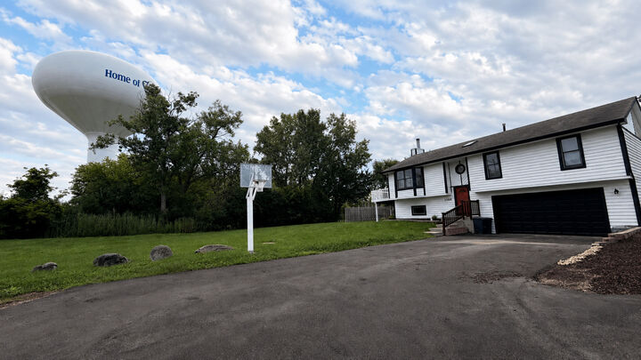 Property Photo:  23689 N Midlothian Road  IL 60047 