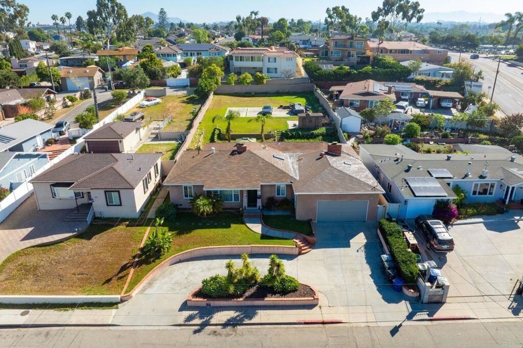 Property Photo:  881 First Avenue  CA 91911 