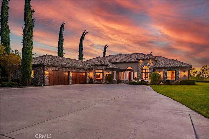 Property Photo:  41945 Calle Contento  CA 92592 