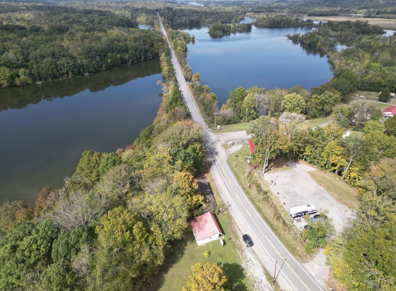 Property Photo: 1556 Cumberland City Rd TN 37050