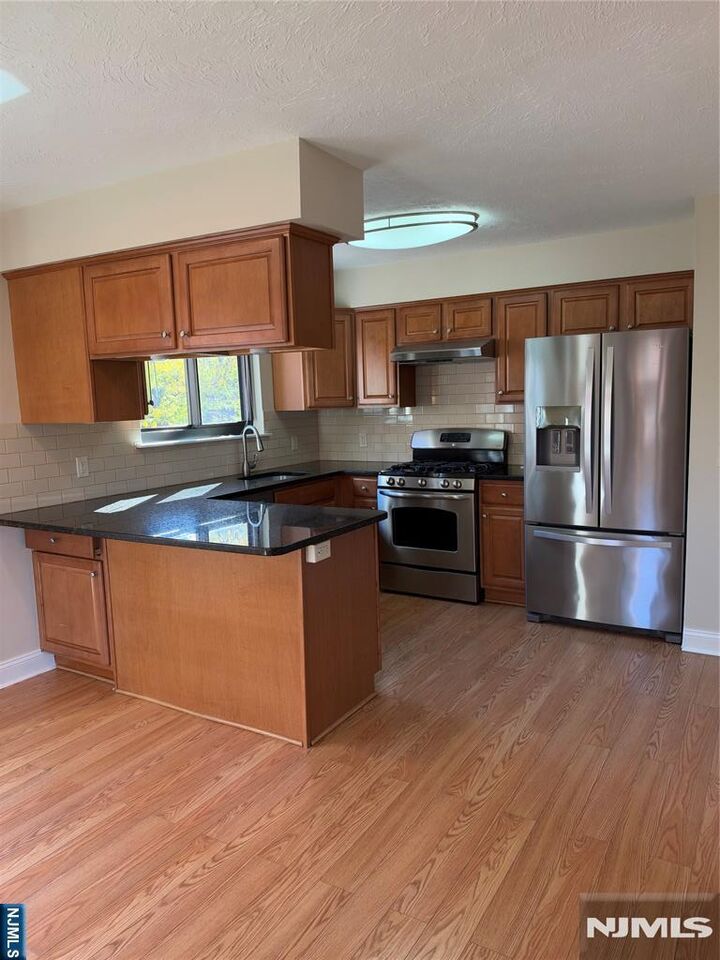 Property Photo:  99 Sandpiper Key 99  NJ 07094 