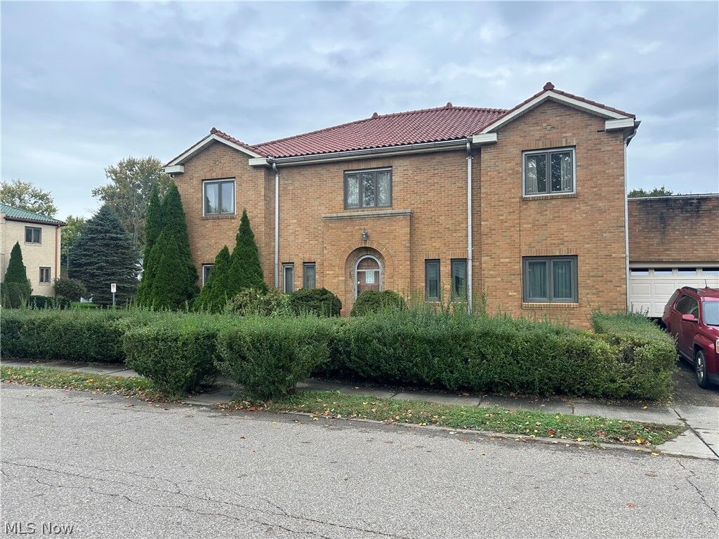Property Photo: 300 N 8th Street OH 43725