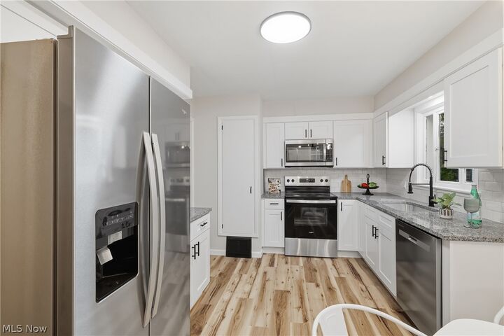 Property Photo: 1055 Seward Avenue OH 44320