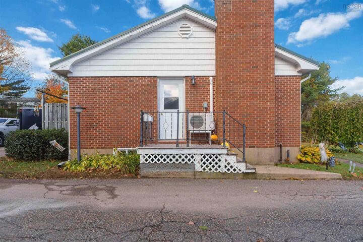 Property Photo:  1130 Aalders Ave  NS B4N 3H5 