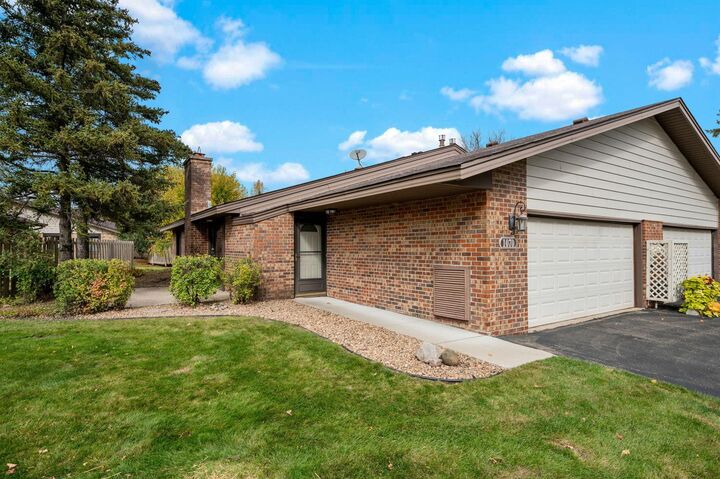 Property Photo:  1070 Zanzibar Lane N  MN 55447 