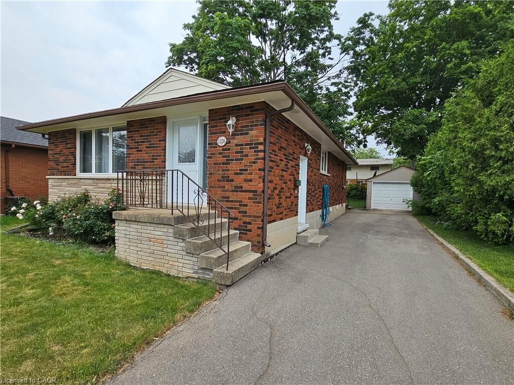 Property Photo:  1326 Rosemary Crescent Lower  ON L7P 2P4 