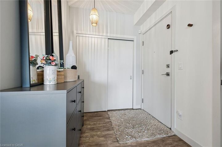 Property Photo:  2081 Fairview Street 1101  ON L7R 0E4 