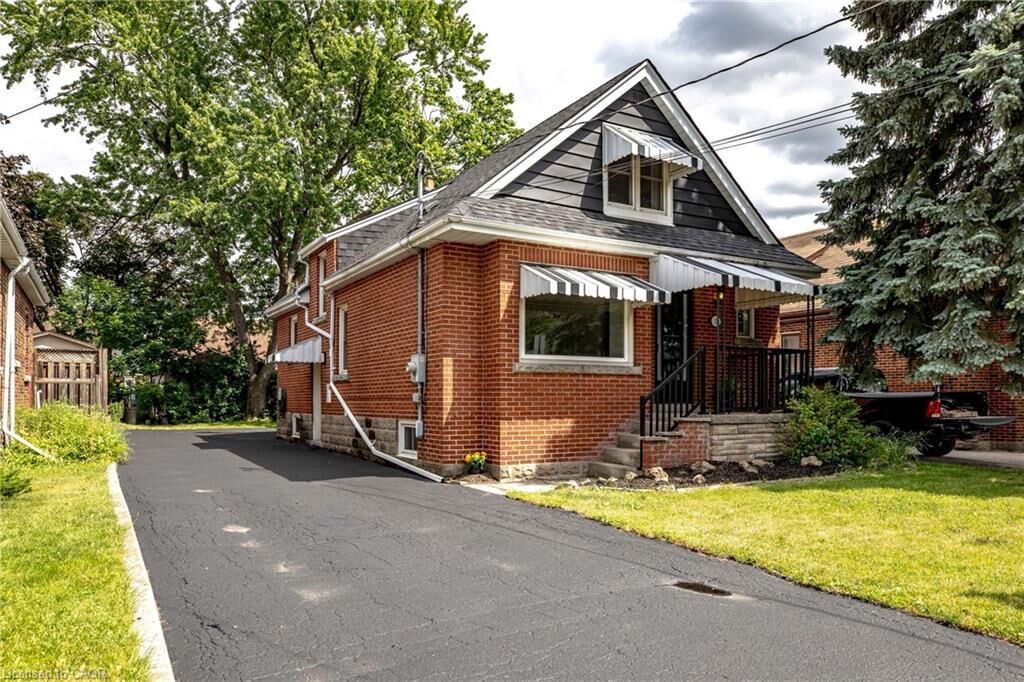 Property Photo:  33 East 34th Street 1  ON L8V 3W2 