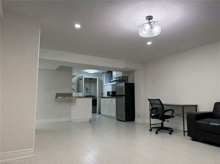 Property Photo:  117 Eaglecrest Street  ON N2K 0C4 