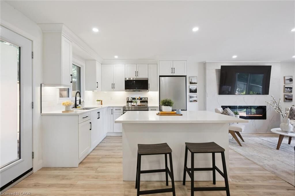 Property Photo:  28 Borden Street  ON N1S 3N2 