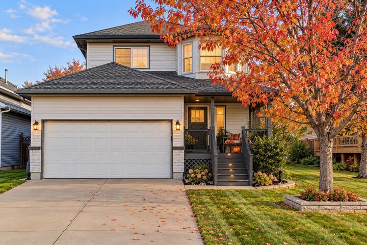 Property Photo:  158 Saratoga Close NE  AB T1Y 7A1 