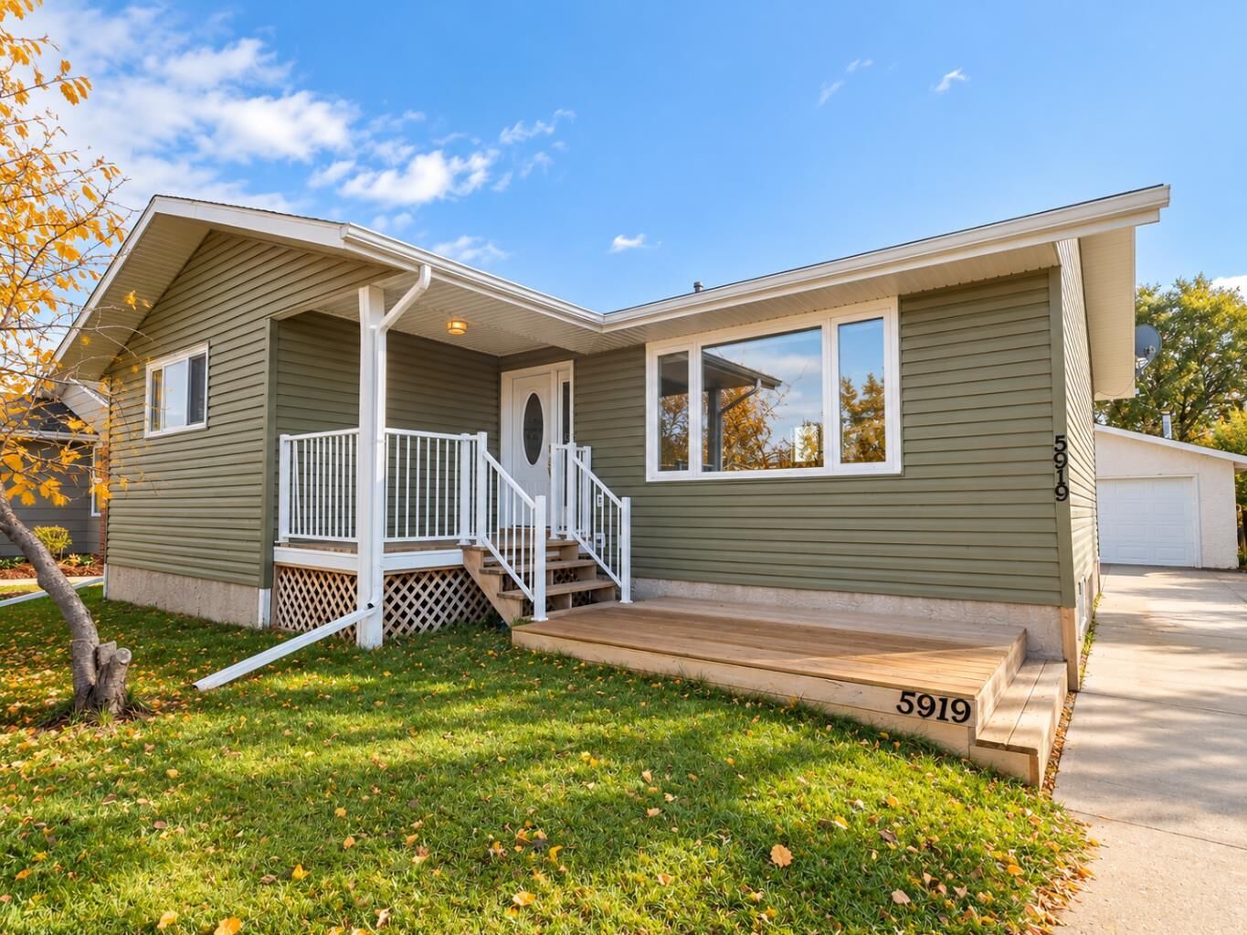 Photo de la propriété:  5919 53 Avenue  AB T9X 1M1 