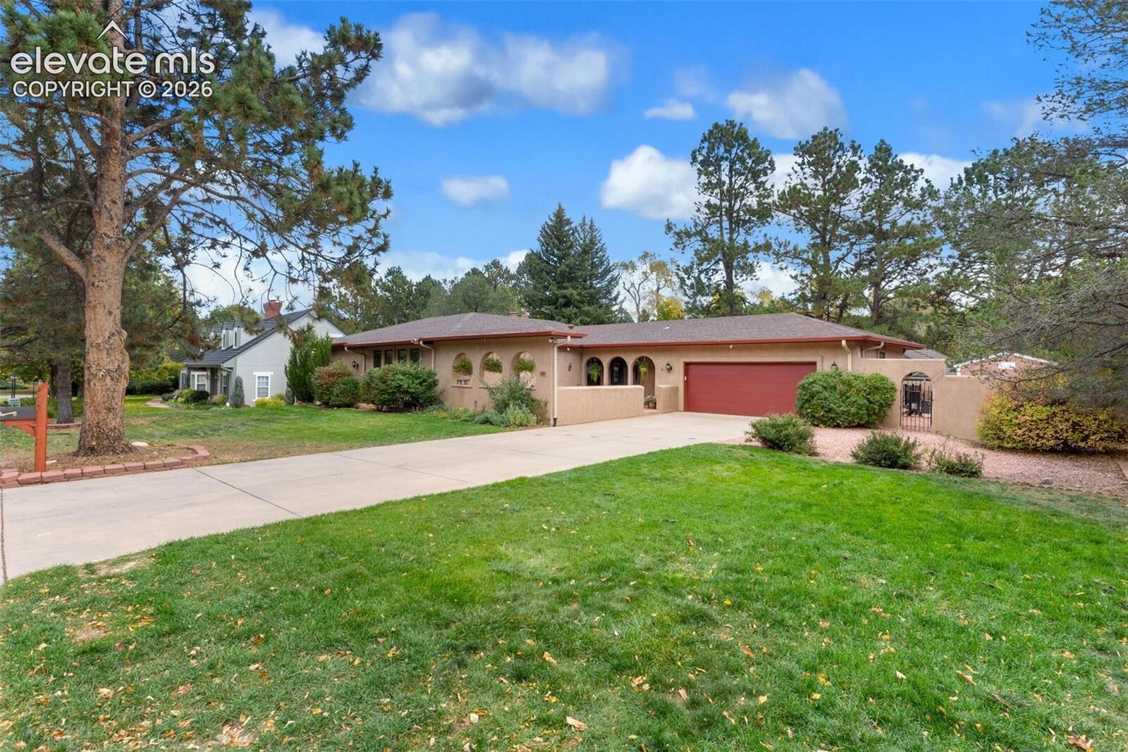 Property Photo:  555 N Bear Paw Lane  CO 80906 
