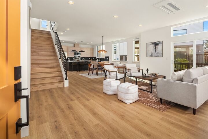 Property Photo: 3007 S Dakota St WA 98108